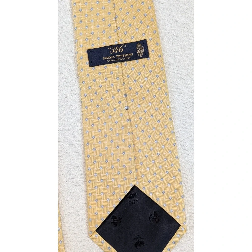 Brooks Brothers 346 Silk Tie Yellow Blue Micro Geometric Pattern Stain Resistant